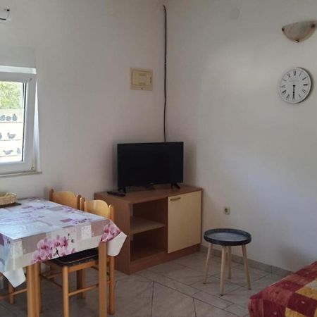 Apartments Irena Божава Экстерьер фото