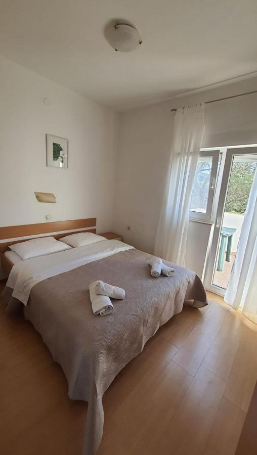 Apartments Irena Божава Экстерьер фото