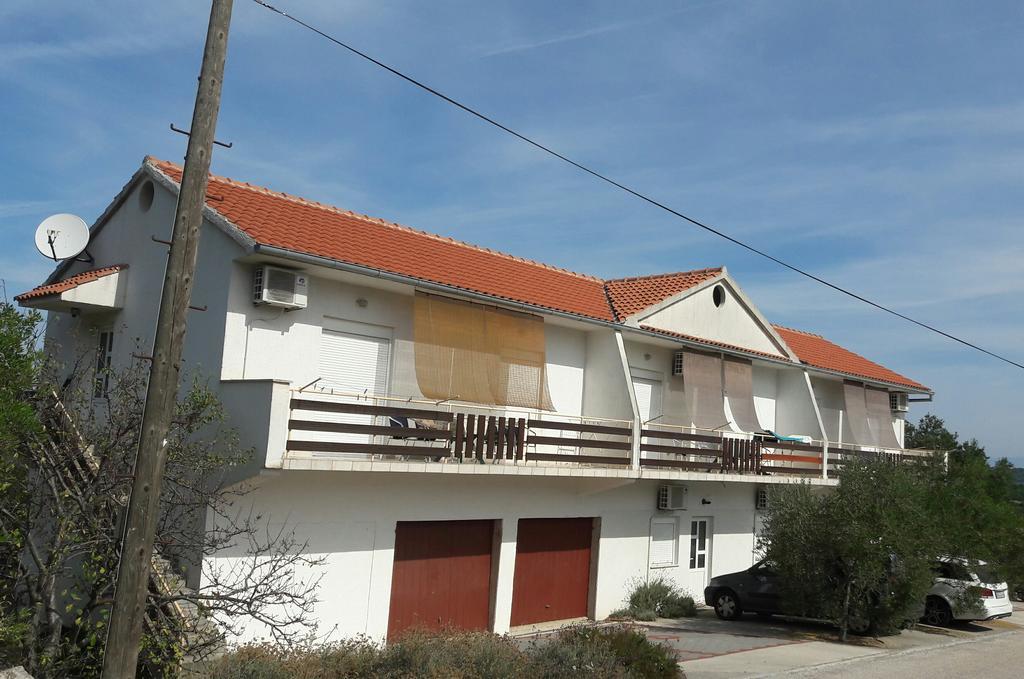 Apartments Irena Божава Экстерьер фото