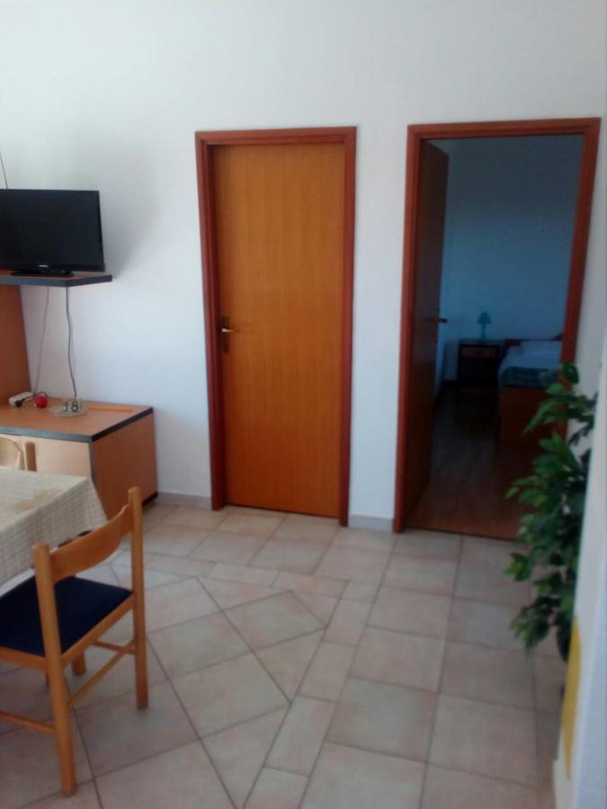 Apartments Irena Божава Экстерьер фото